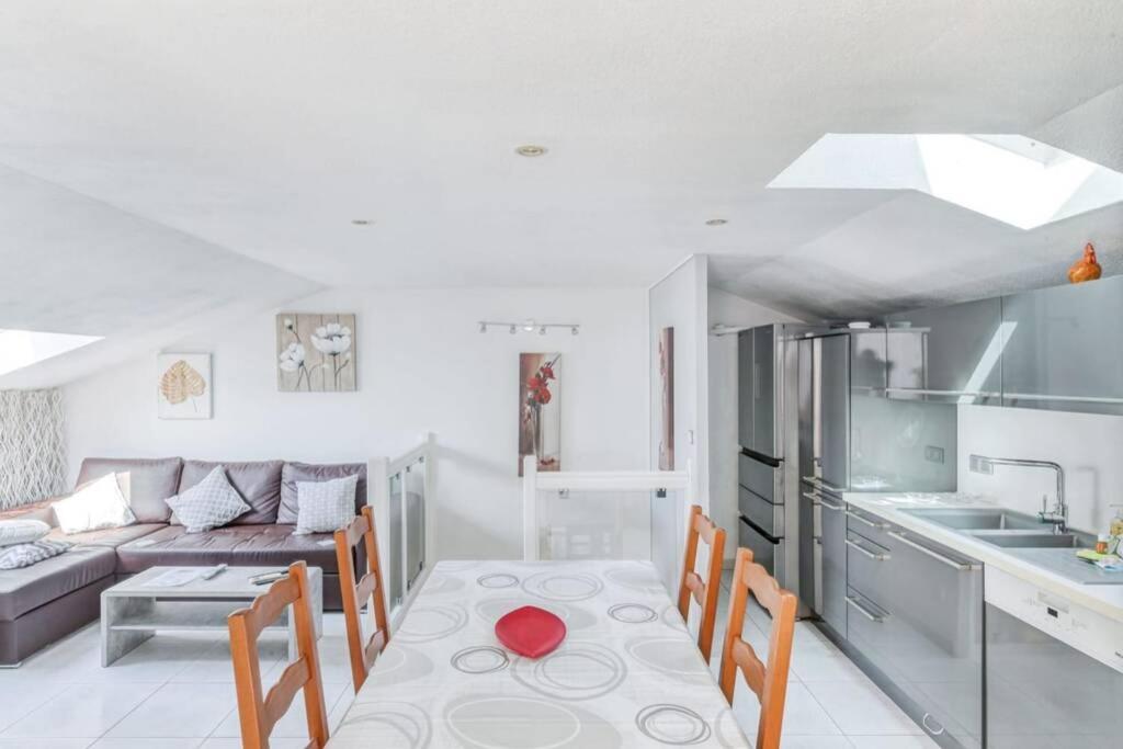 Appartement Duplex Avec Vue Sur Et Piscine *