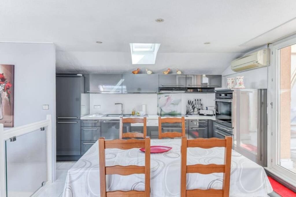 Duplex Avec Vue Sur Et Piscine Cannes